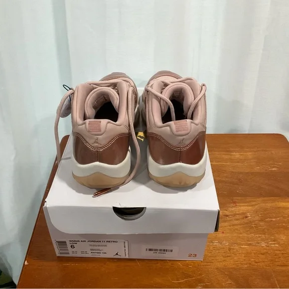 Jordan 11 rose gold size 6